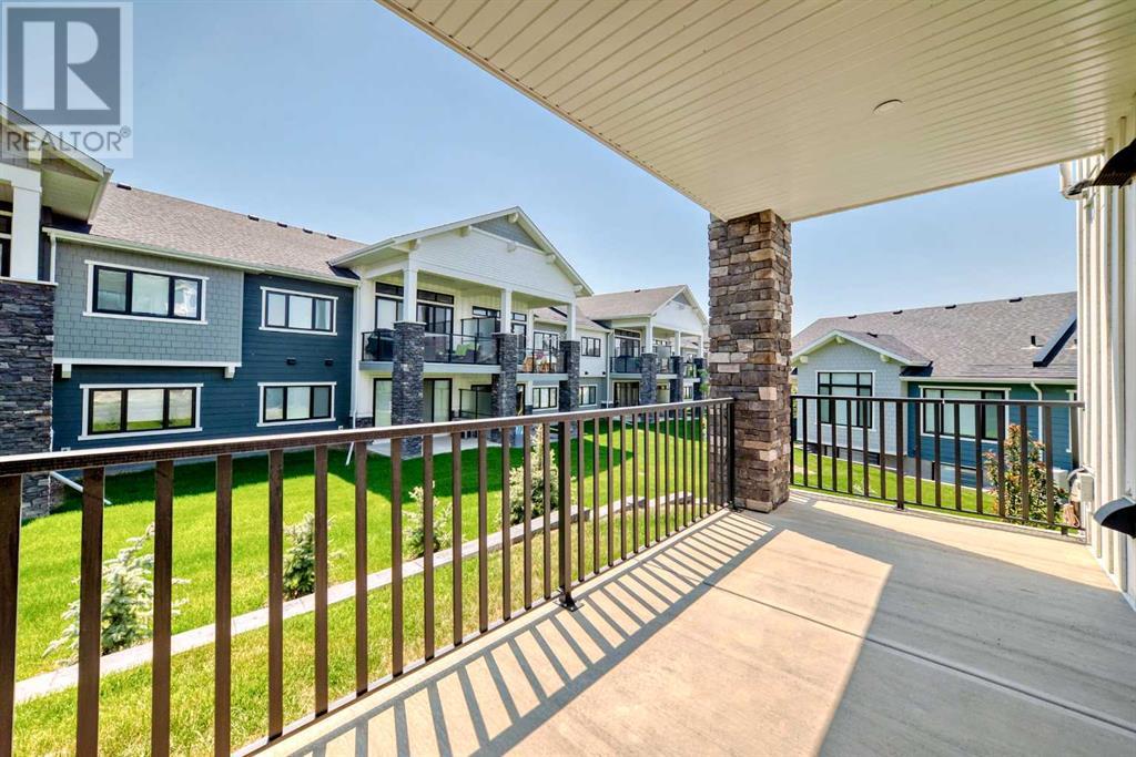 Single Family House for Sale in  Crestridge Common SW Crestmont Calgary 