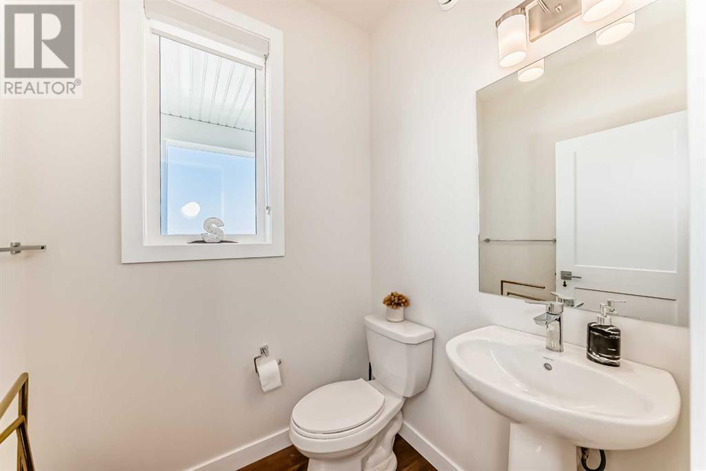 Single Family House for Sale in  Crestridge Common SW Crestmont Calgary 