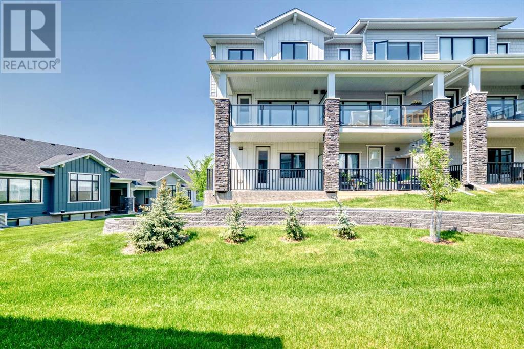 Single Family House for Sale in  Crestridge Common SW Crestmont Calgary 