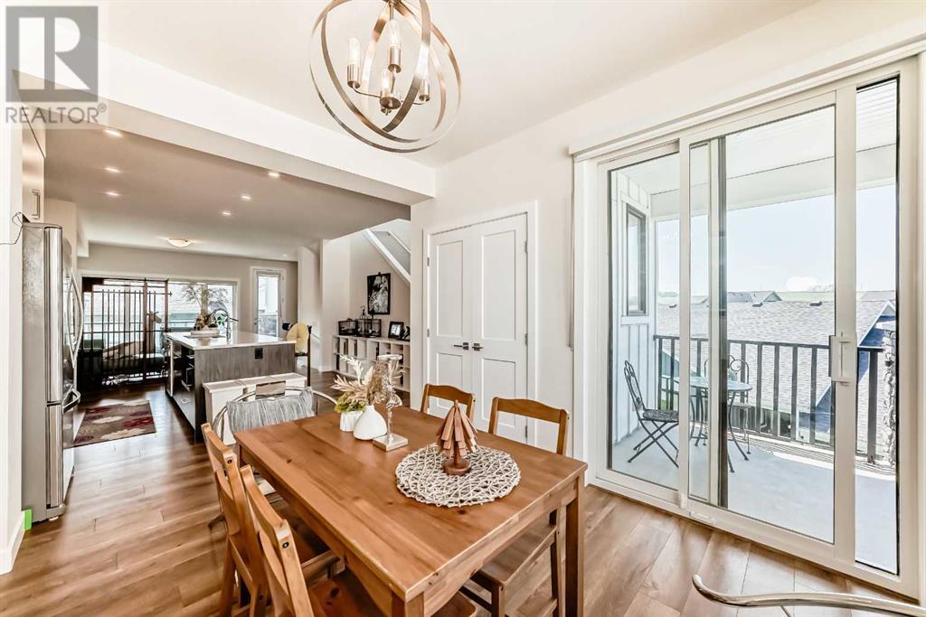 Single Family House for Sale in  Crestridge Common SW Crestmont Calgary 