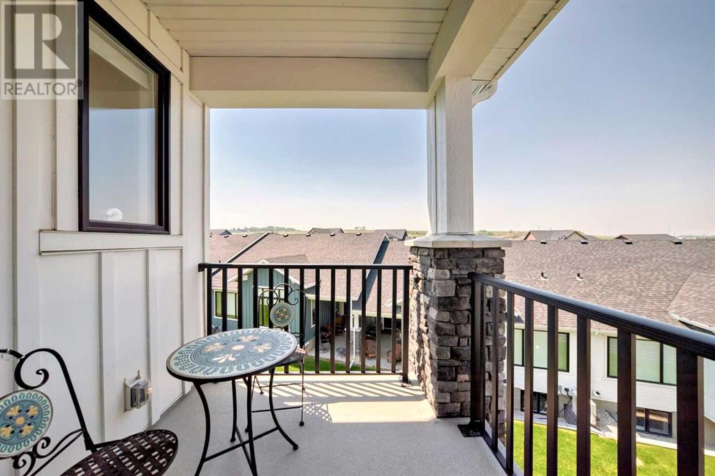 Single Family House for Sale in  Crestridge Common SW Crestmont Calgary 