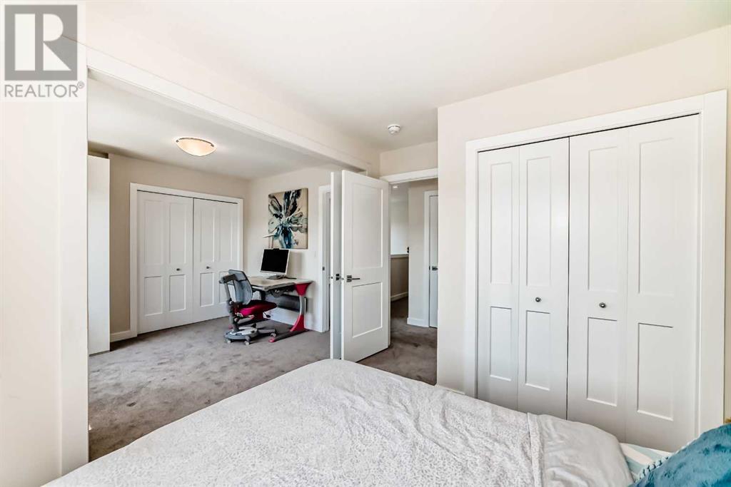 Single Family House for Sale in  Crestridge Common SW Crestmont Calgary 