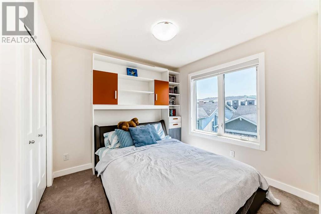 Single Family House for Sale in  Crestridge Common SW Crestmont Calgary 