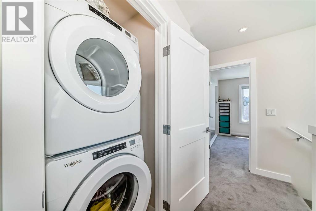 Single Family House for Sale in  Crestridge Common SW Crestmont Calgary 