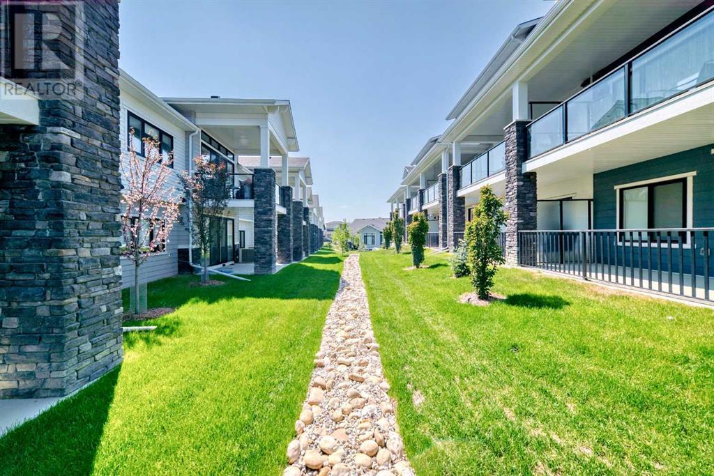 Single Family House for Sale in  Crestridge Common SW Crestmont Calgary 