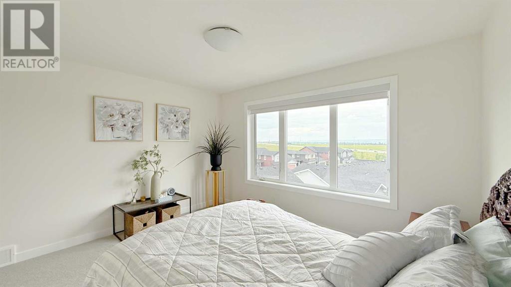 Single Family House for Sale in  Crestridge Common SW Crestmont Calgary 