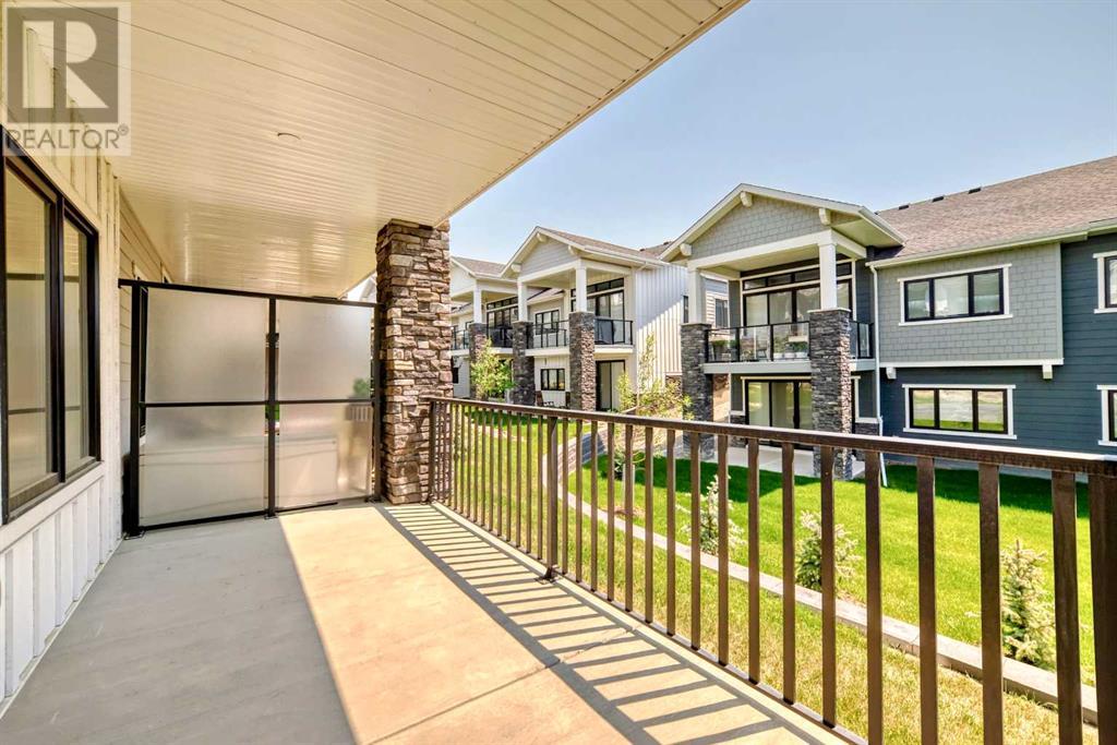 Single Family House for Sale in  Crestridge Common SW Crestmont Calgary 