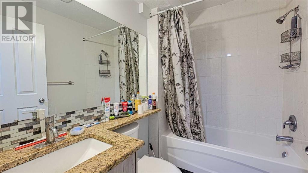 Single Family House Bi-level for Sale in  Taravista Mews NE Taradale Calgary 