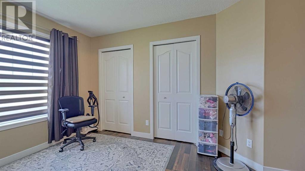 Single Family House Bi-level for Sale in  Taravista Mews NE Taradale Calgary 
