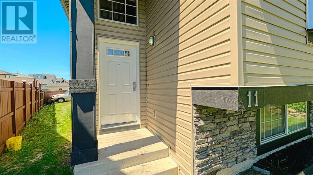 Single Family House Bi-level for Sale in  Taravista Mews NE Taradale Calgary 