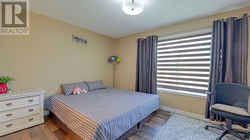 Single Family House Bi-level for Sale in  Taravista Mews NE Taradale Calgary 