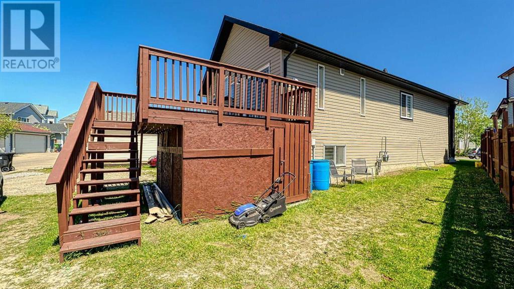 Single Family House Bi-level for Sale in  Taravista Mews NE Taradale Calgary 