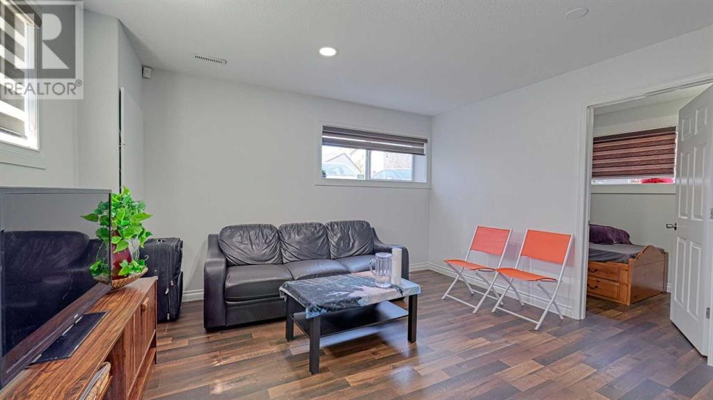 Single Family House Bi-level for Sale in  Taravista Mews NE Taradale Calgary 