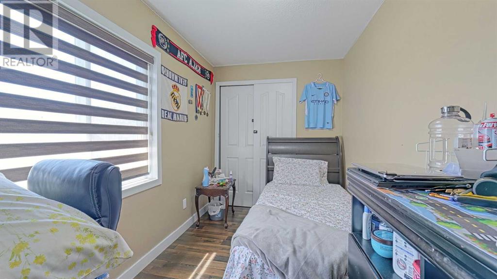 Single Family House Bi-level for Sale in  Taravista Mews NE Taradale Calgary 