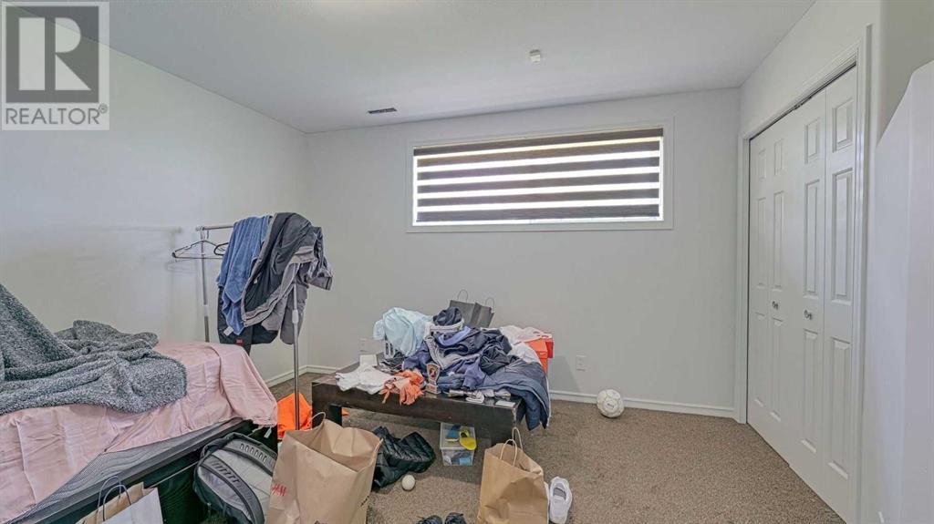 Single Family House Bi-level for Sale in  Taravista Mews NE Taradale Calgary 