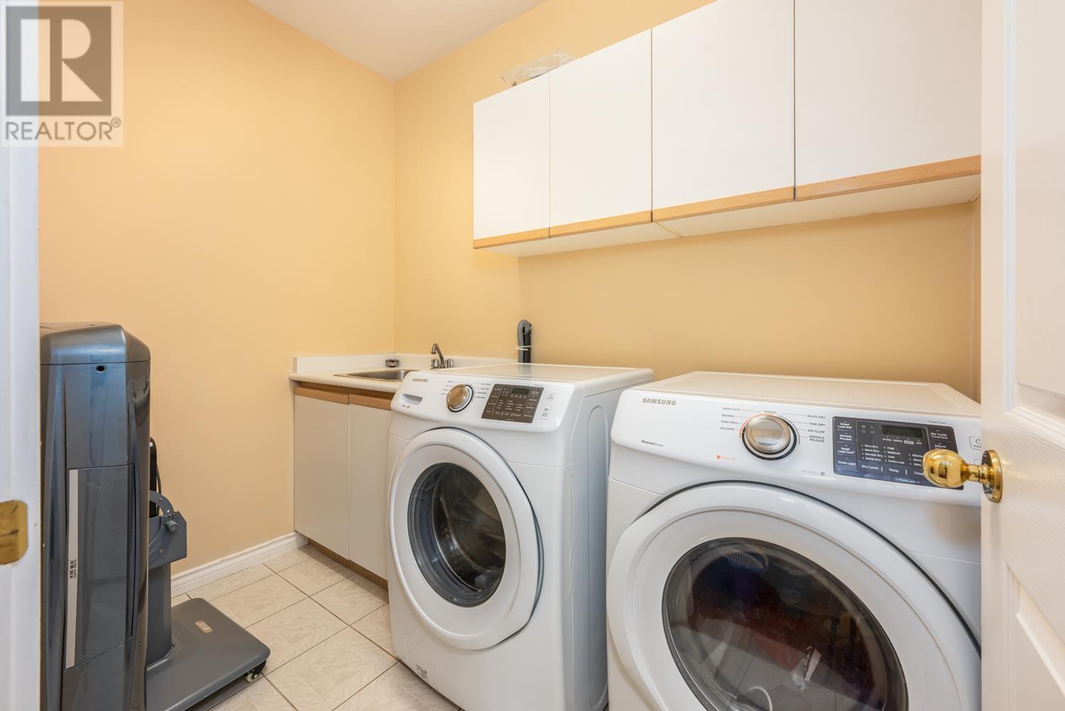 Photo 16 of 12091 Mellis Drive, Richmond BC