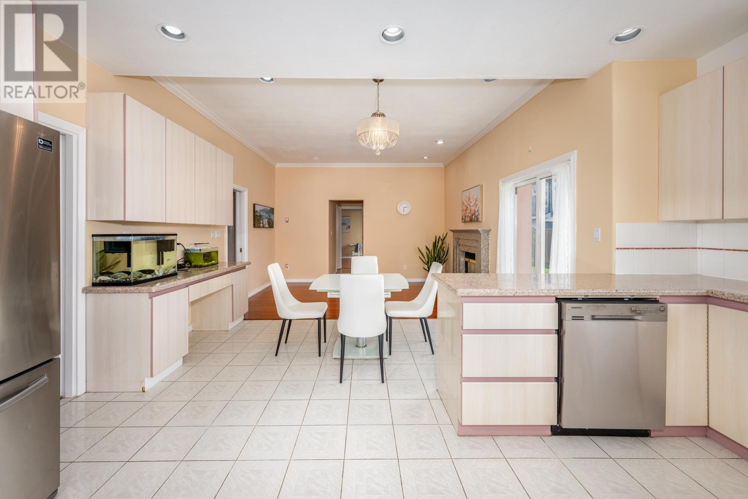 Photo 11 of 12091 Mellis Drive, Richmond BC