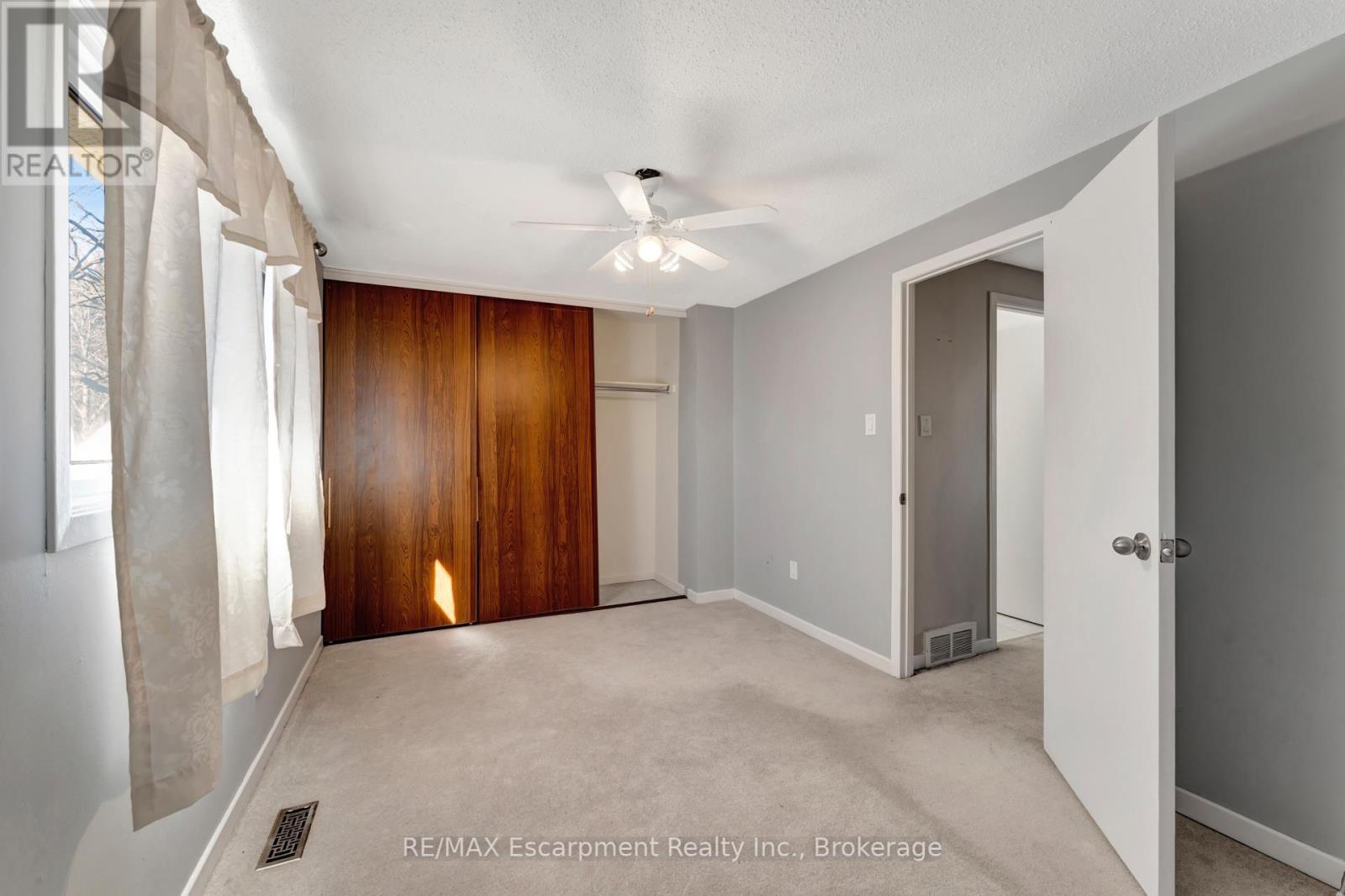 Photo 13 of 15 165 Green Valley Drive, Kitchener ON