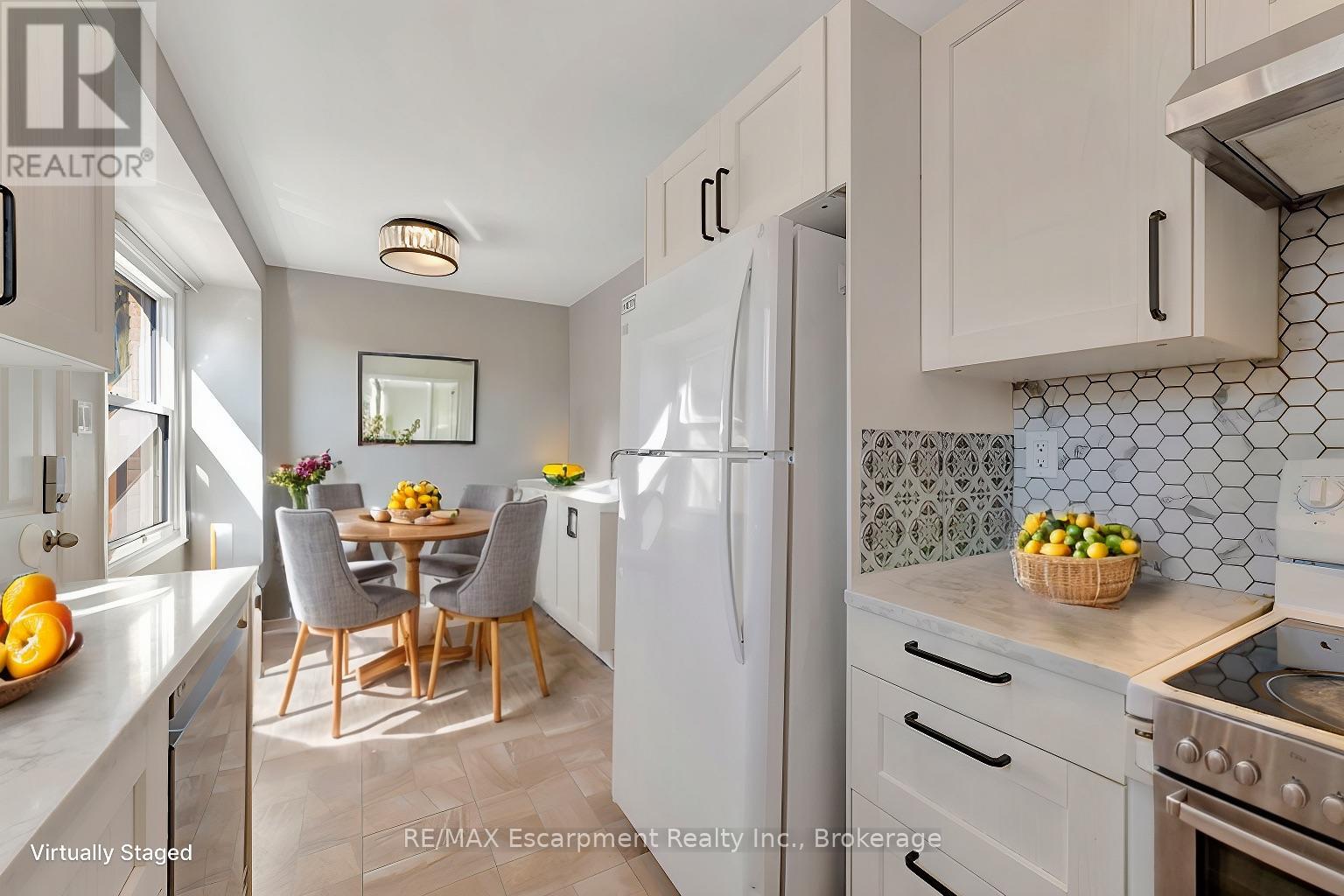Photo 4 of 15 165 Green Valley Drive, Kitchener ON