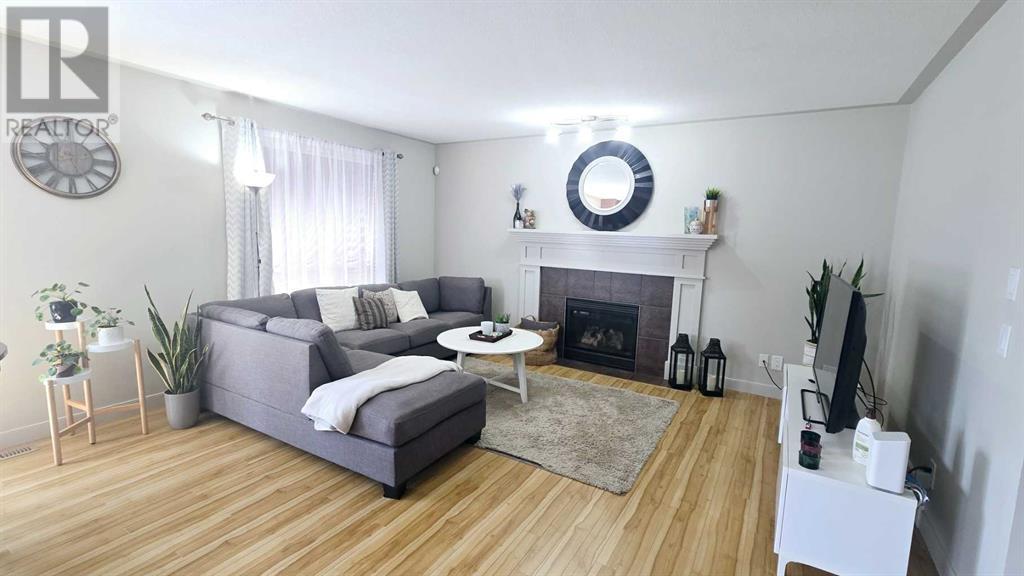 Single Family House for Sale in  Sherwood Boulevard NW Sherwood Calgary 