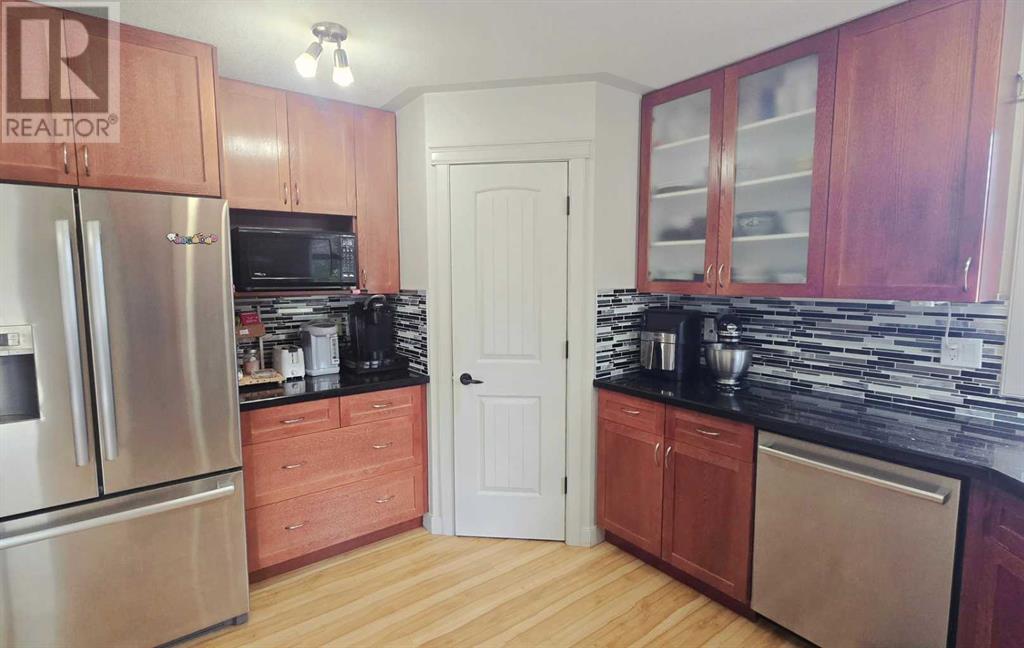 Single Family House for Sale in  Sherwood Boulevard NW Sherwood Calgary 