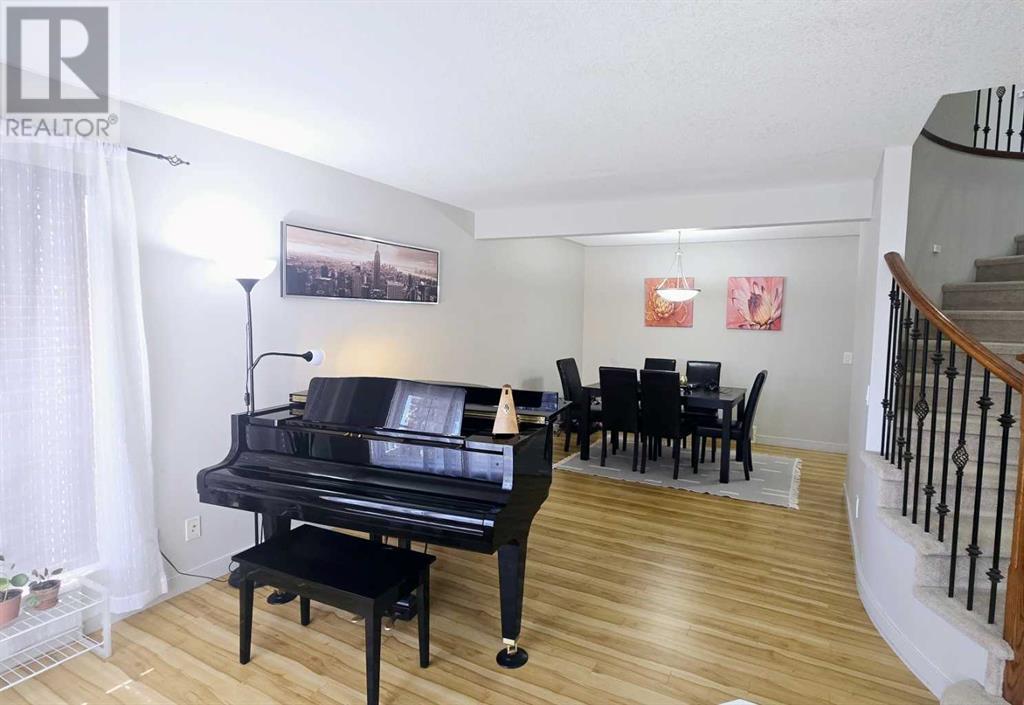 Single Family House for Sale in  Sherwood Boulevard NW Sherwood Calgary 