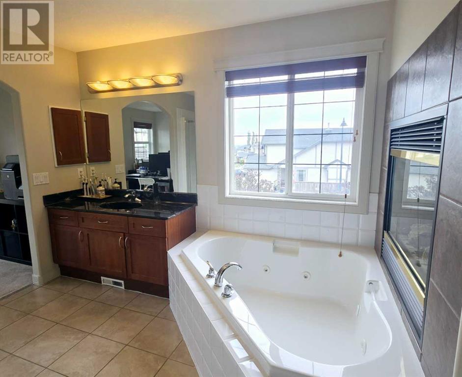 Single Family House for Sale in  Sherwood Boulevard NW Sherwood Calgary 