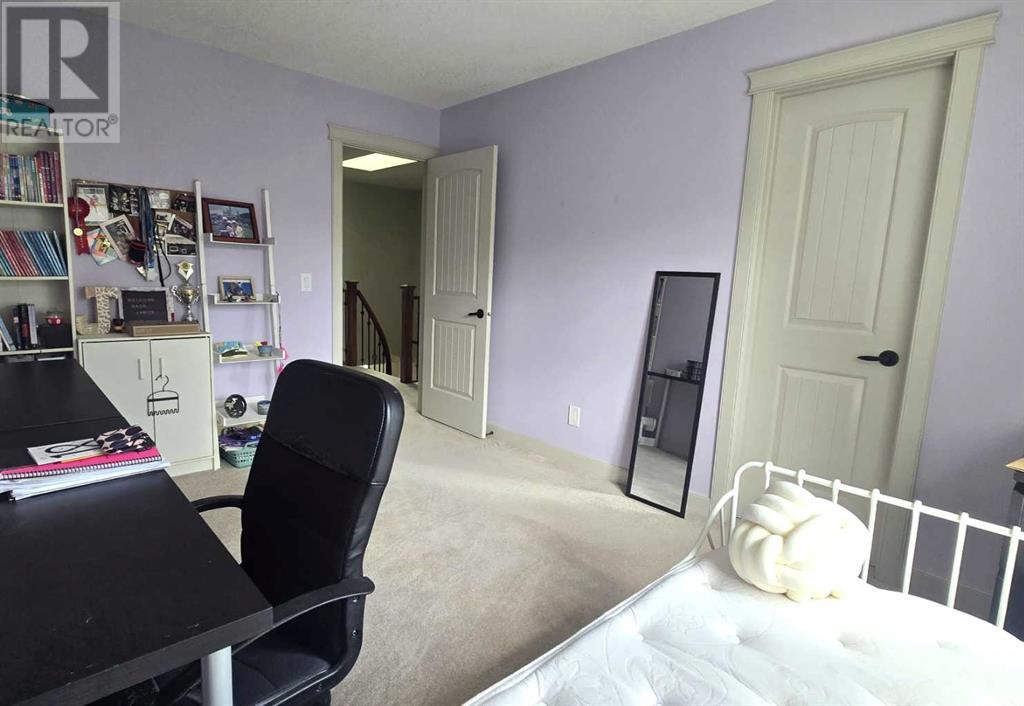 Single Family House for Sale in  Sherwood Boulevard NW Sherwood Calgary 