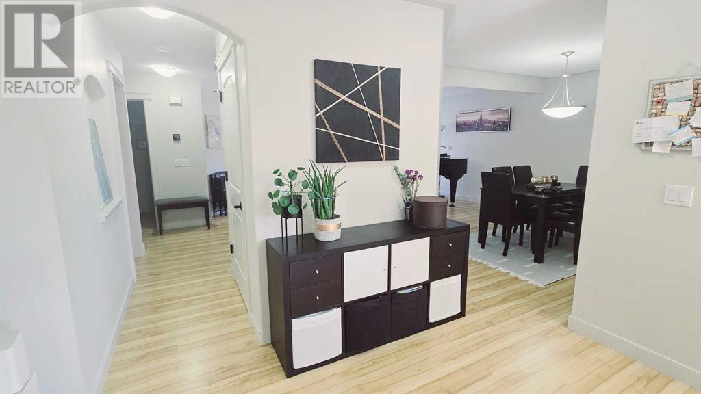 Single Family House for Sale in  Sherwood Boulevard NW Sherwood Calgary 