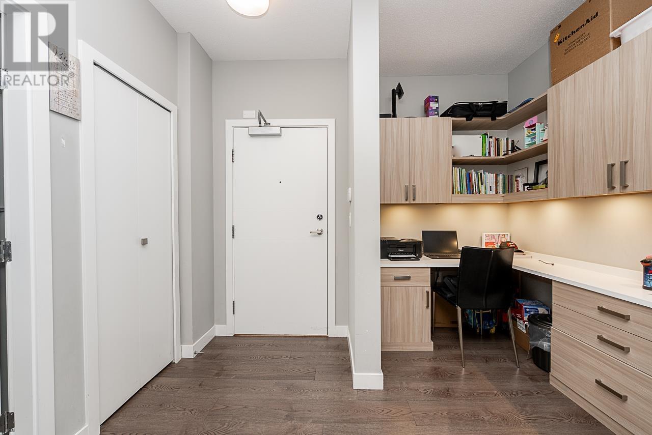 Photo 13 of 118 9333 Tomicki Avenue, Richmond BC
