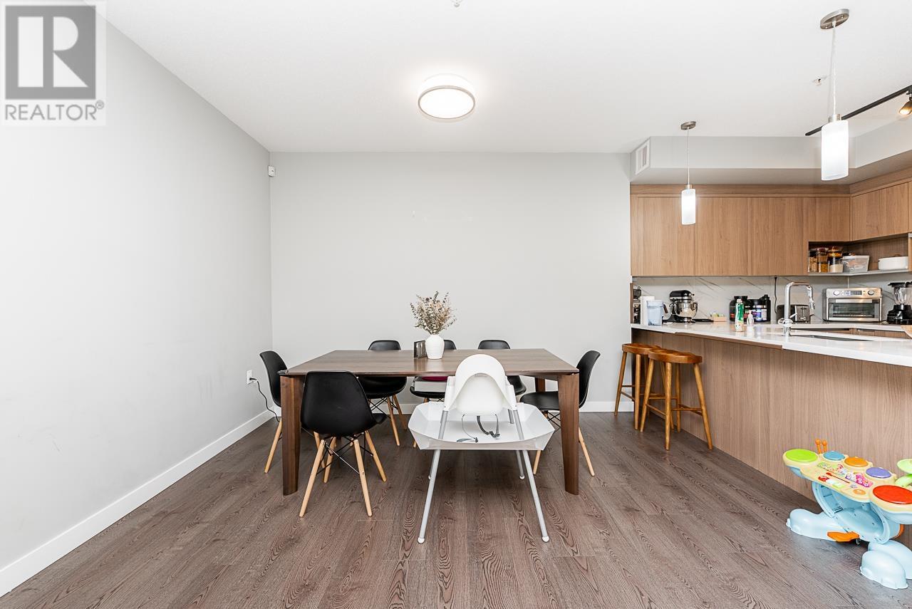 Photo 9 of 118 9333 Tomicki Avenue, Richmond BC