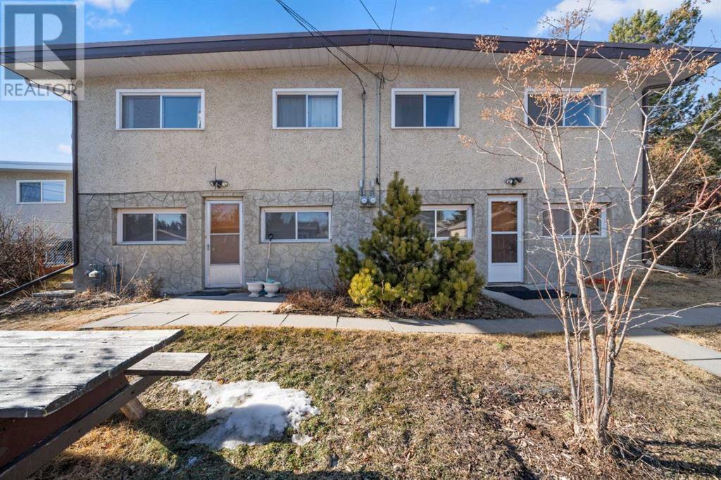 Multi-family House Bi-level for Sale in  /  Dalton Bay NW Dalhousie Calgary 