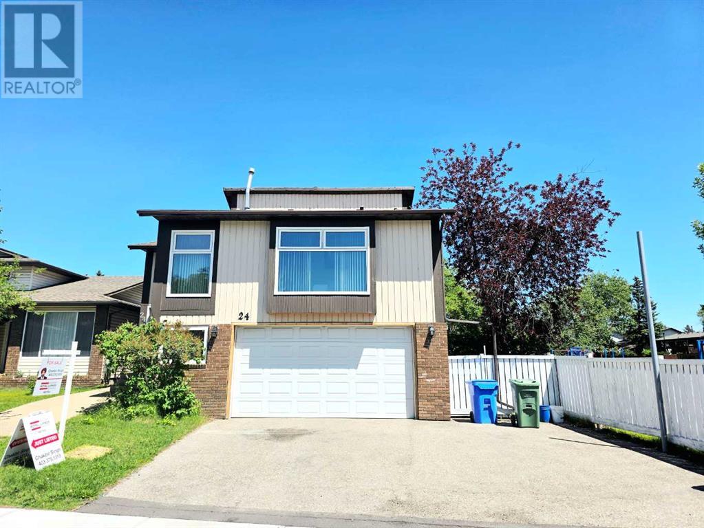 Single Family House 4 Level for Sale in  Whiteram Gate NE Whitehorn Calgary 