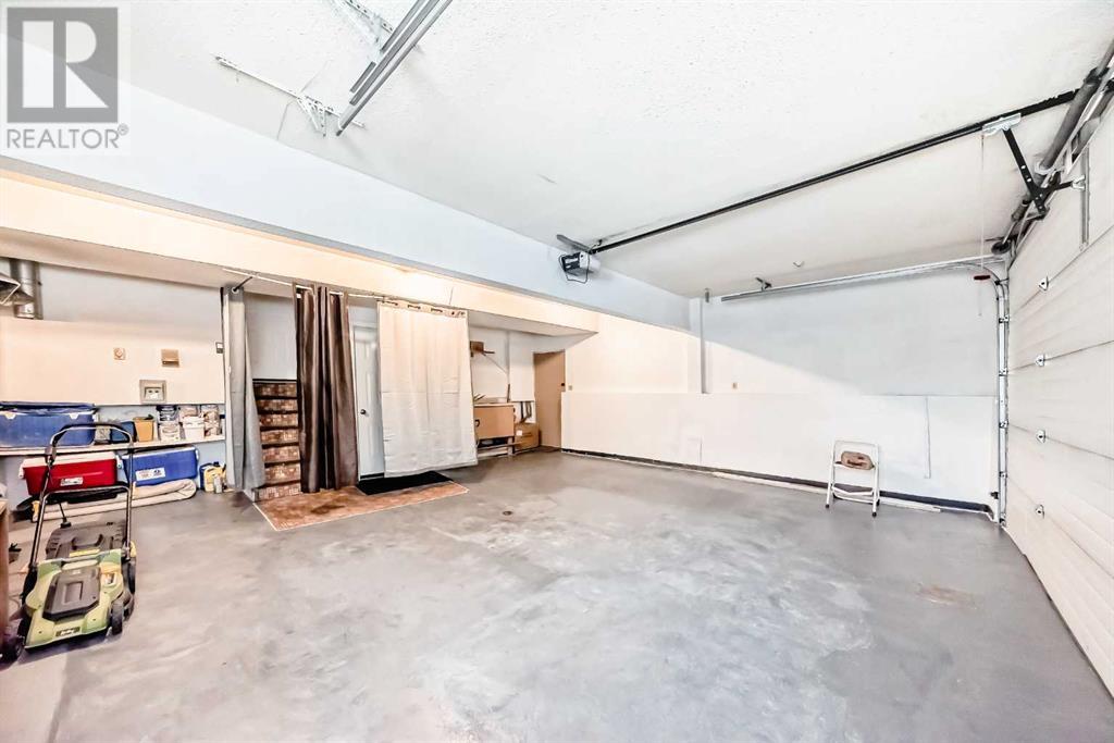 Single Family House 4 Level for Sale in  Whiteram Gate NE Whitehorn Calgary 