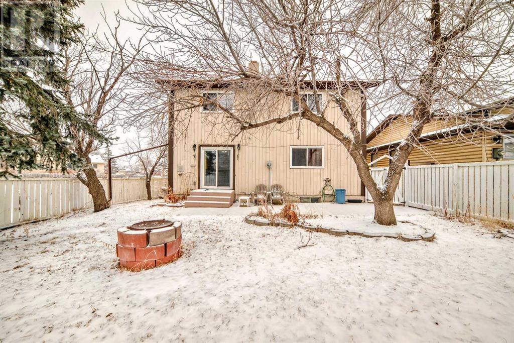 Single Family House 4 Level for Sale in  Whiteram Gate NE Whitehorn Calgary 