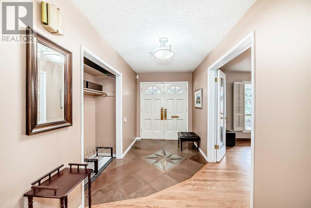 Single Family House for Sale in  Umber Place NW University Heights Calgary 