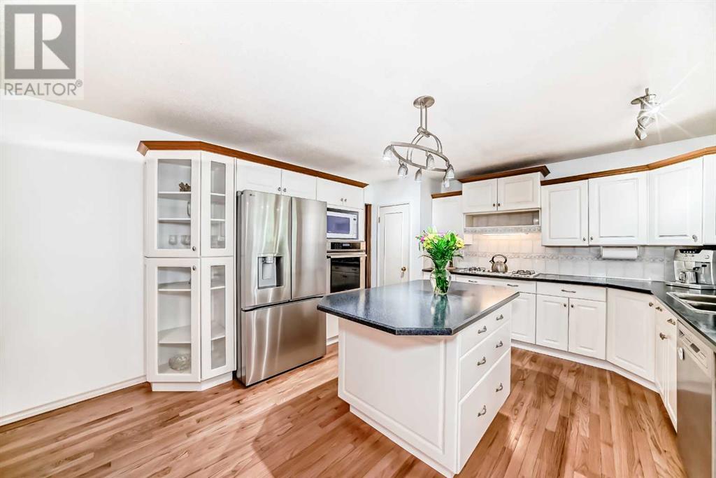 Single Family House for Sale in  Umber Place NW University Heights Calgary 