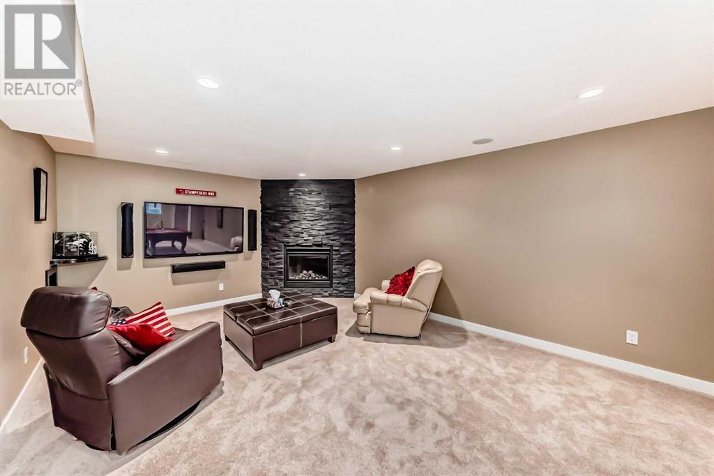 Single Family House for Sale in  Umber Place NW University Heights Calgary 