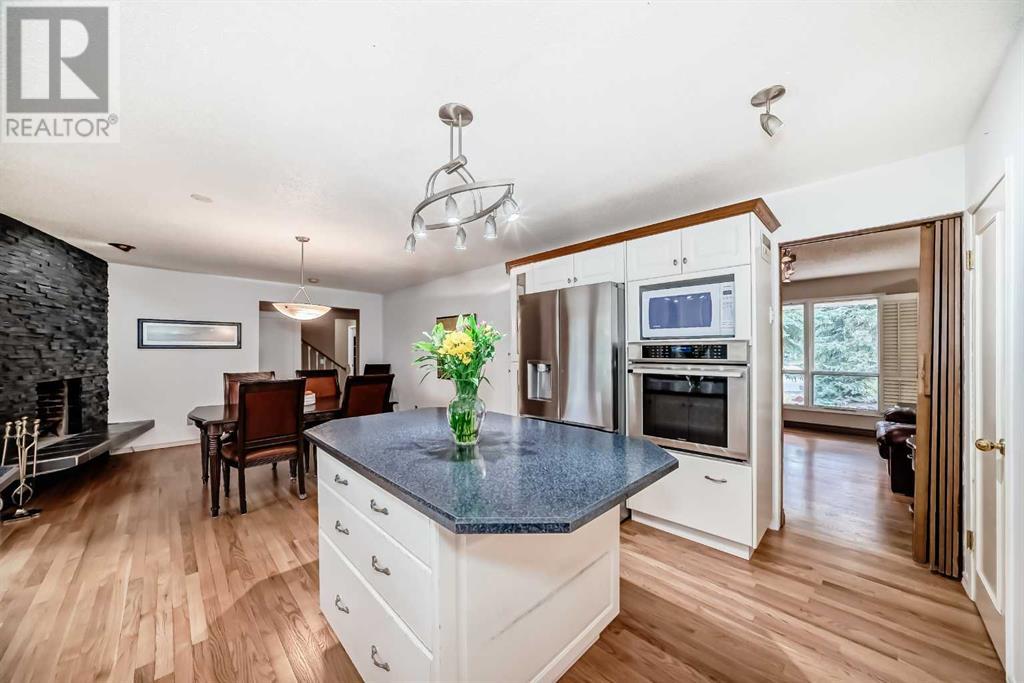 Single Family House for Sale in  Umber Place NW University Heights Calgary 