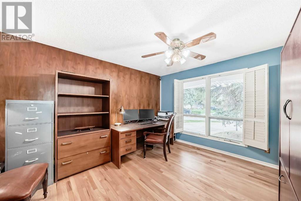 Single Family House for Sale in  Umber Place NW University Heights Calgary 