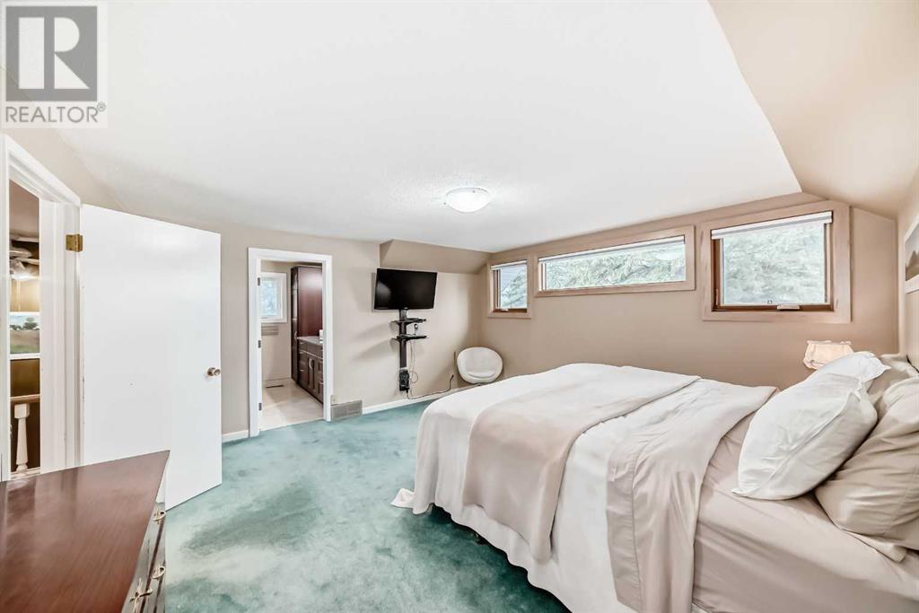 Single Family House for Sale in  Umber Place NW University Heights Calgary 