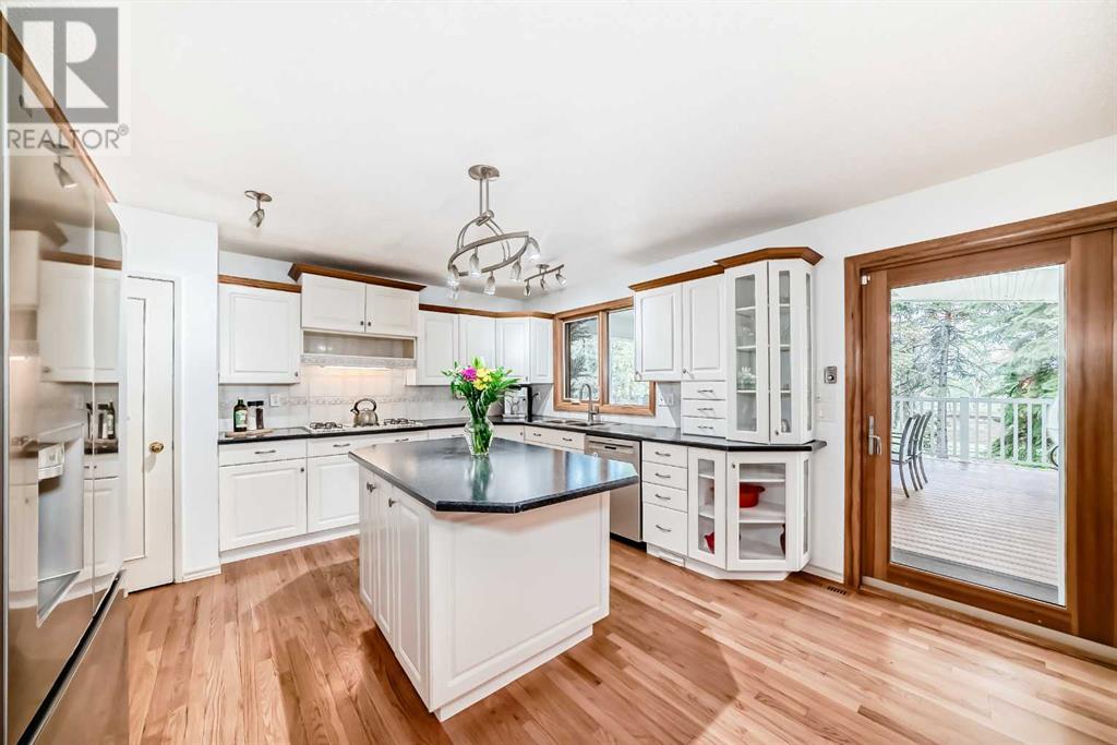 Single Family House for Sale in  Umber Place NW University Heights Calgary 