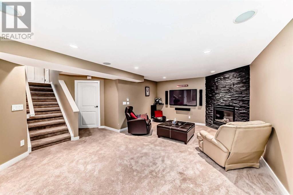 Single Family House for Sale in  Umber Place NW University Heights Calgary 