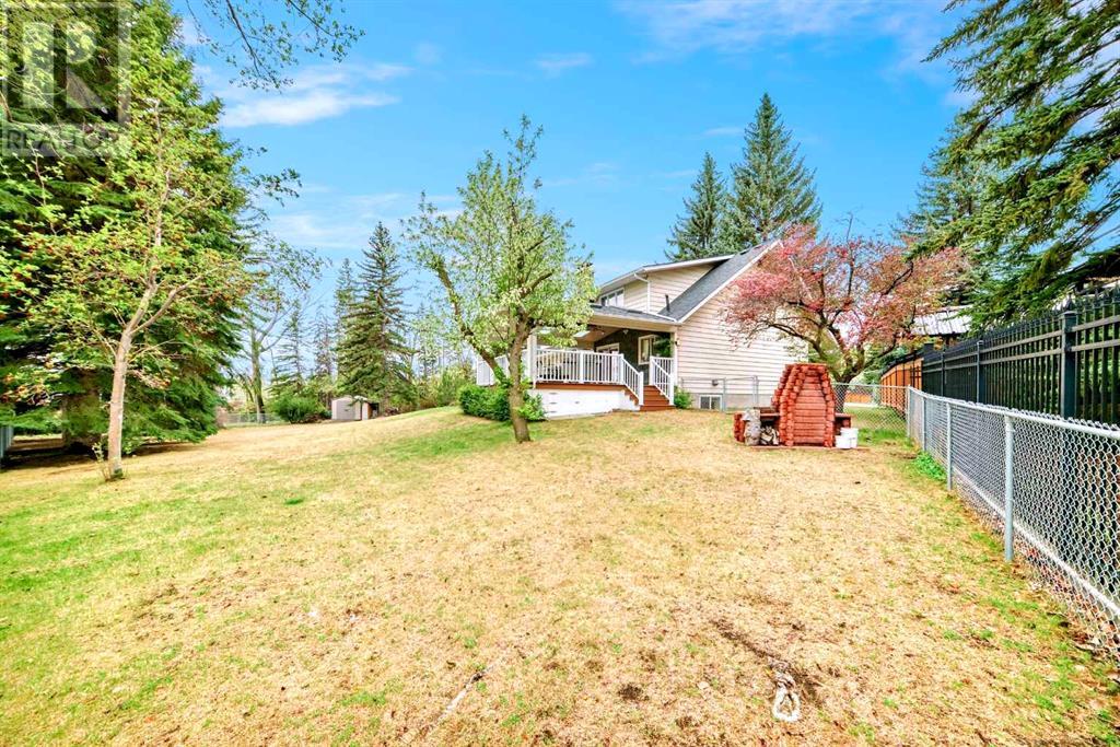 Single Family House for Sale in  Umber Place NW University Heights Calgary 