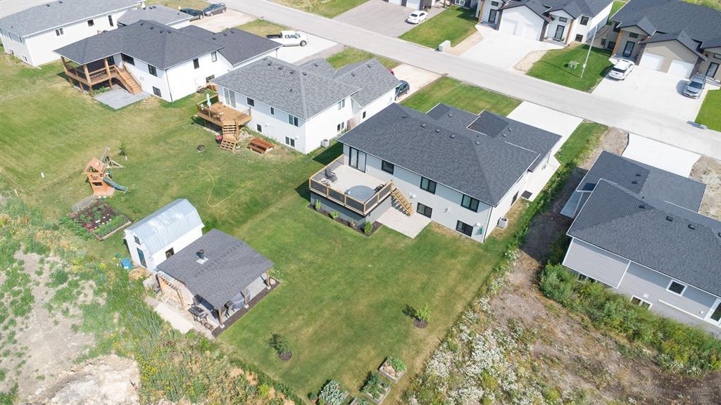 Photo 43 of 135 Parkside Crescent, Mitchell MB