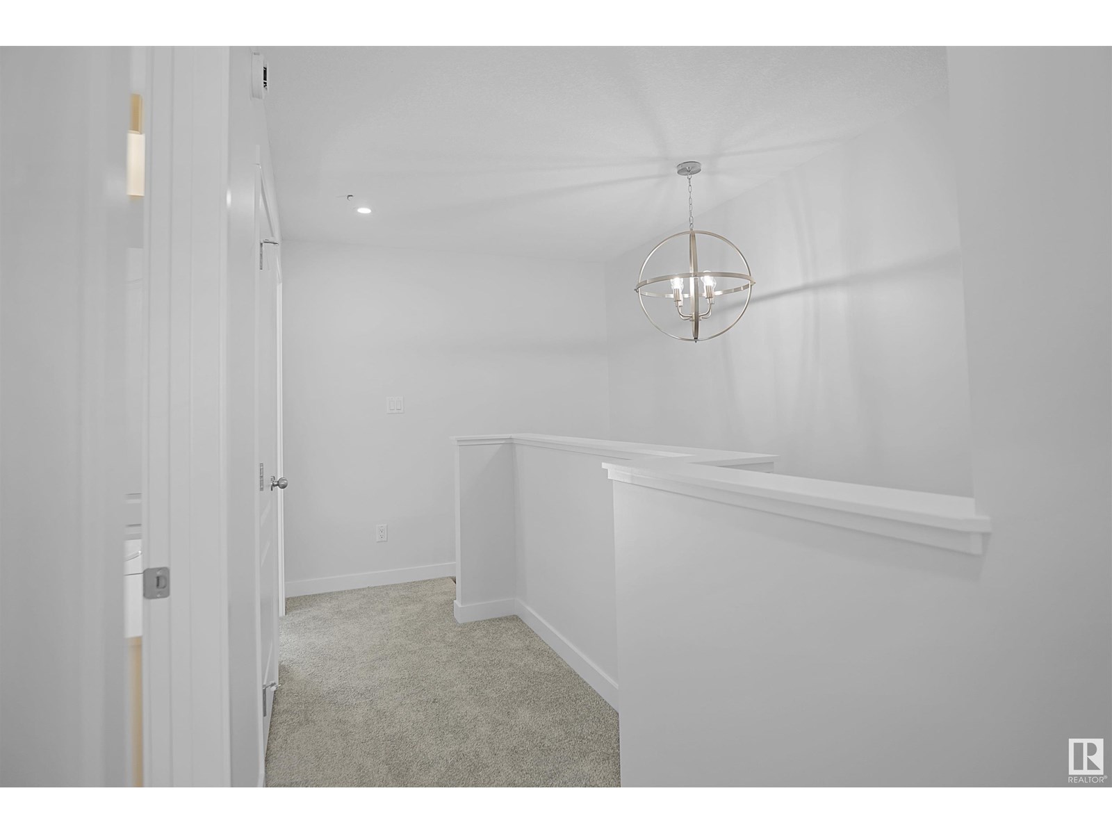 Photo 4 of 18843 29 Av Nw, Edmonton AB