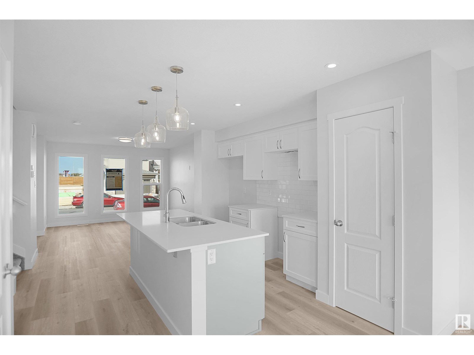 Photo 1 of 18843 29 Av Nw, Edmonton AB
