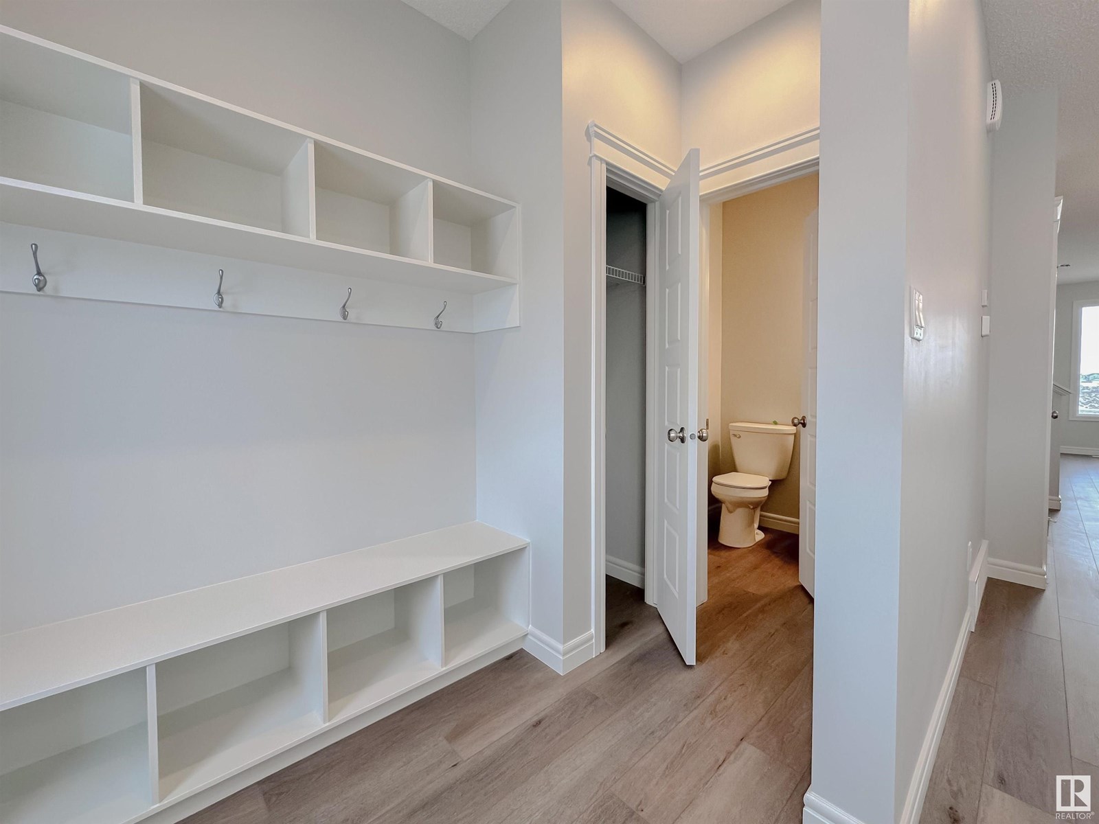 Photo 12 of 18839 29 Av Nw, Edmonton AB