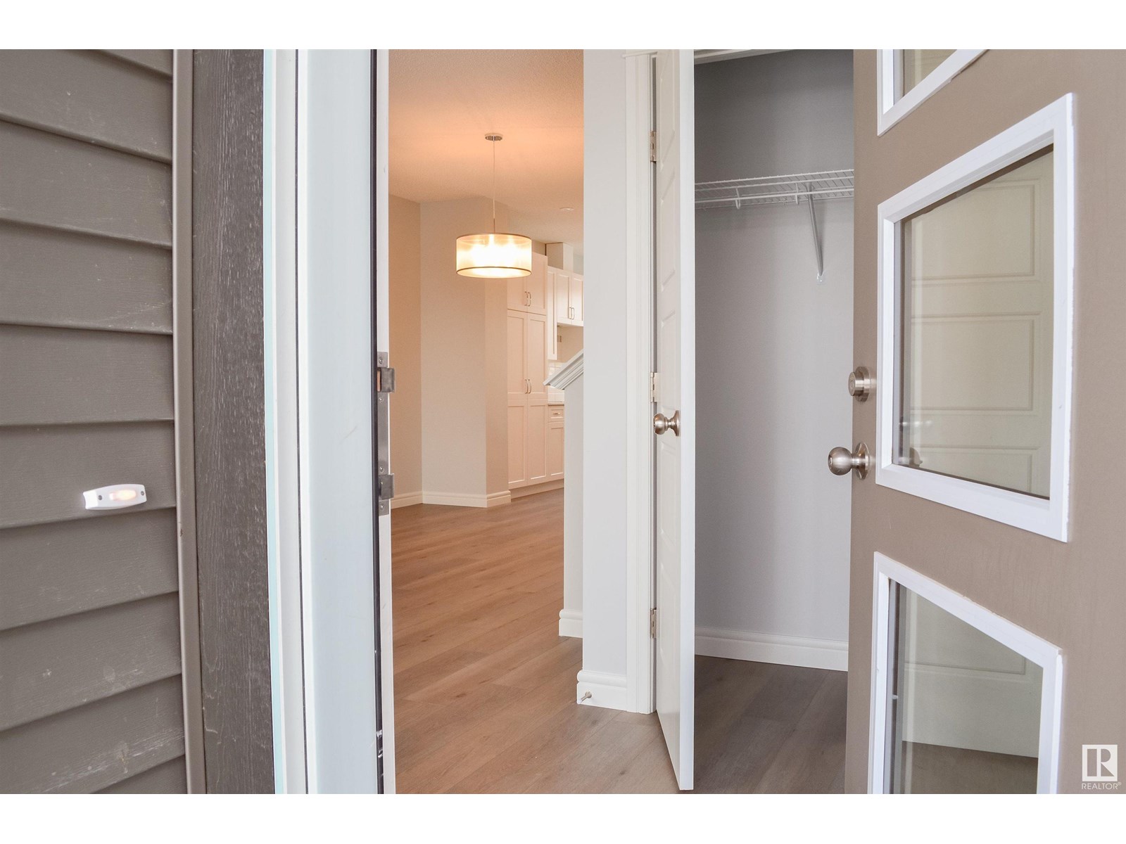 Photo 15 of 18839 29 Av Nw, Edmonton AB