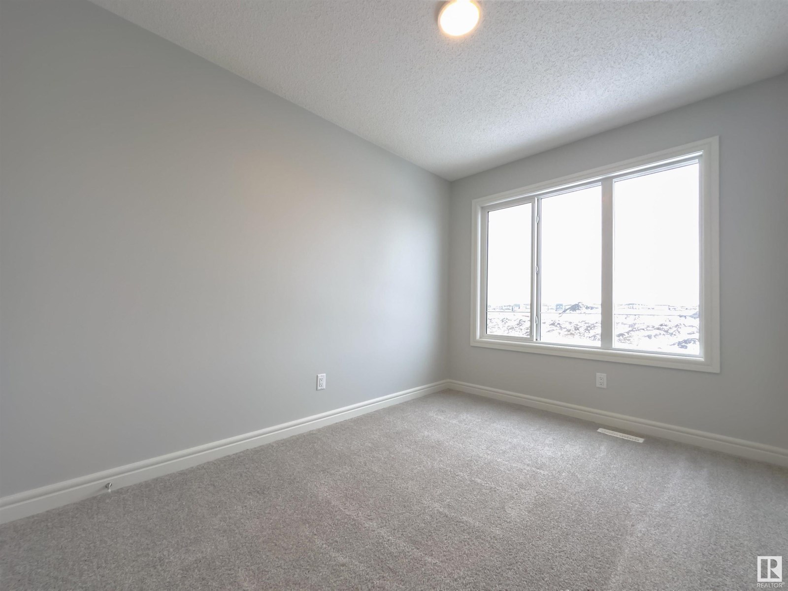 Photo 6 of 18839 29 Av Nw, Edmonton AB